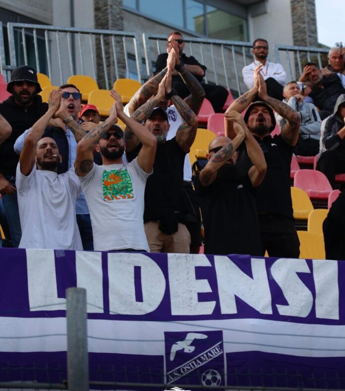 7e6521b8-db42-4d25-8f95-4a41d194fb1d Tifo dell'OstiaMare